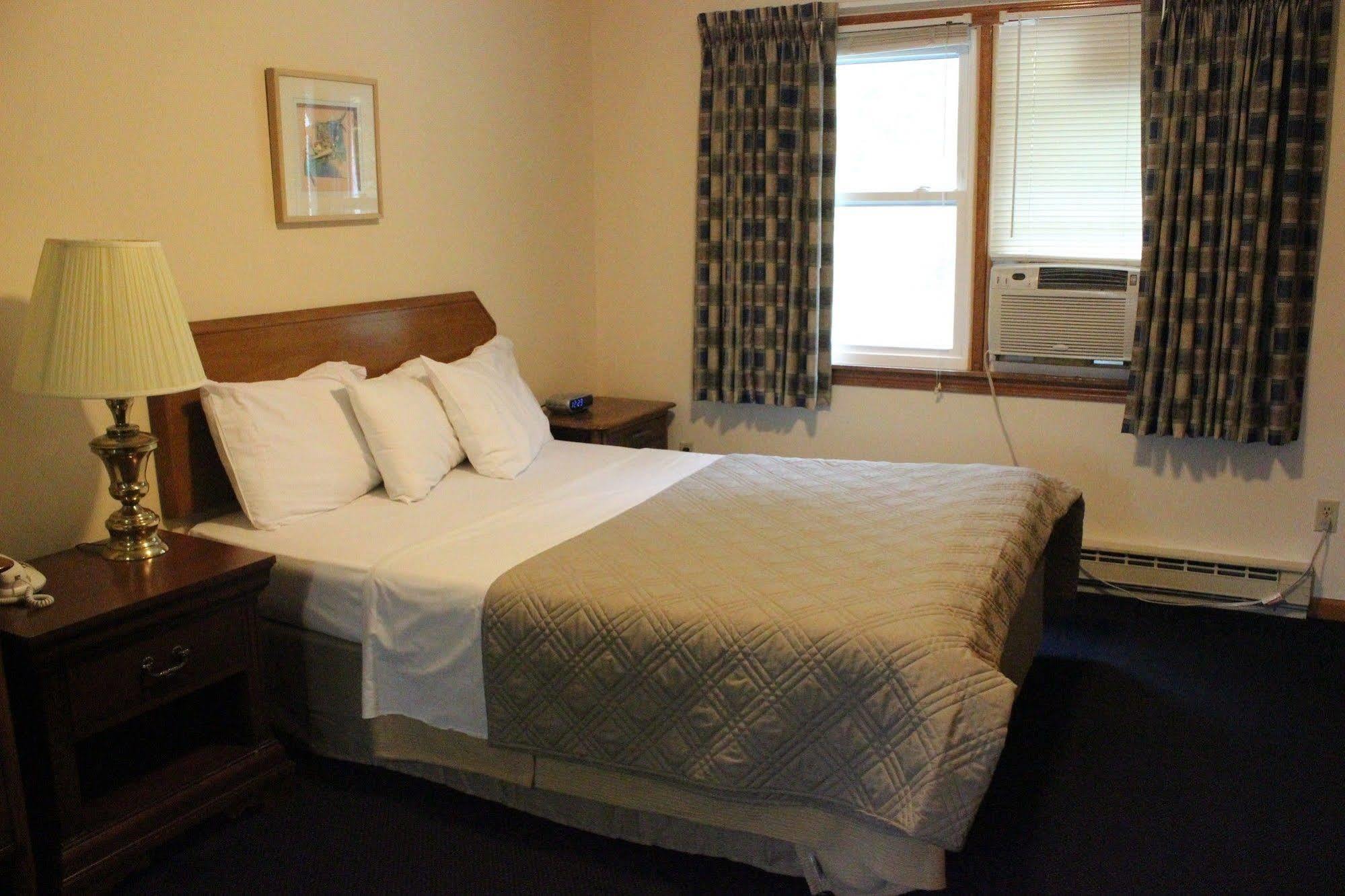 Chatham Travel Lodge Old Chatham Ngoại thất bức ảnh